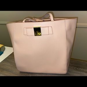 Ivanka Trump shoulder purse